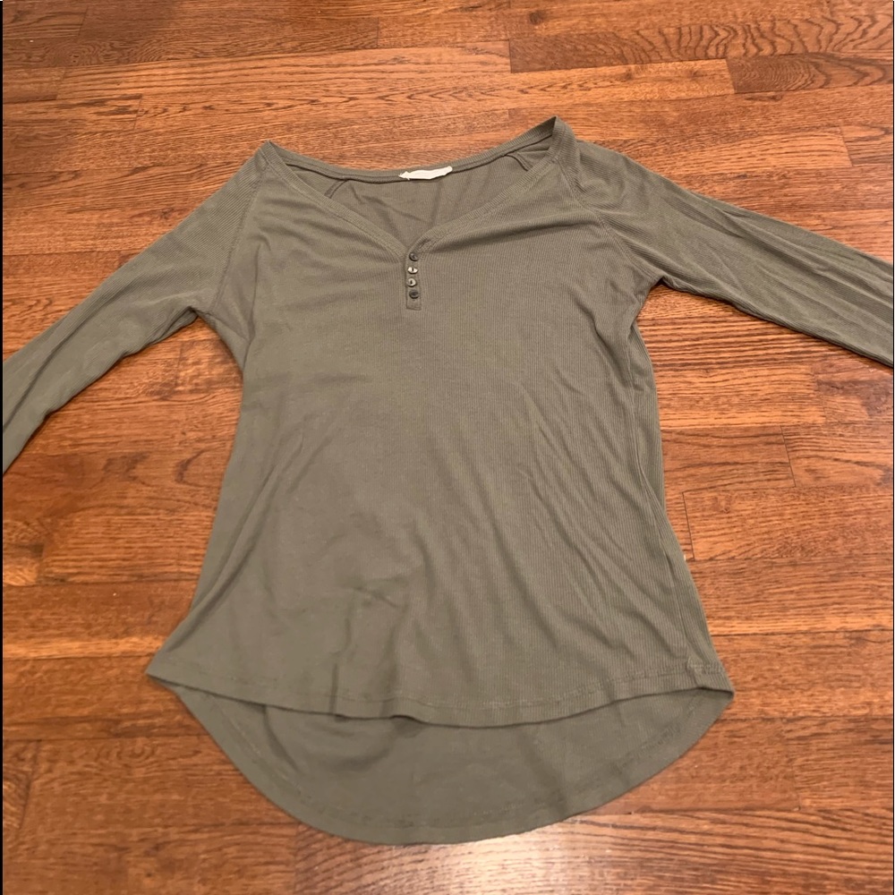 Green long sleeve with buttons